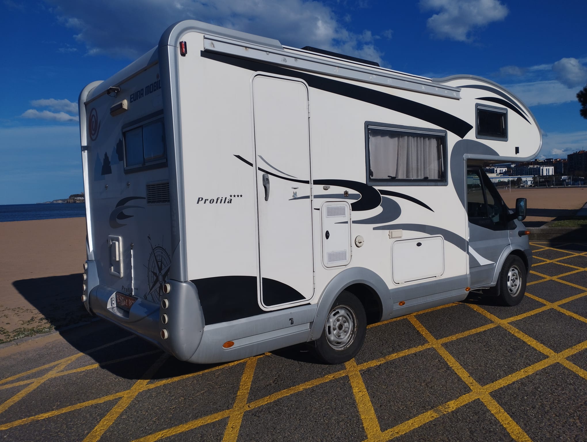 Autocaravana vista lateral